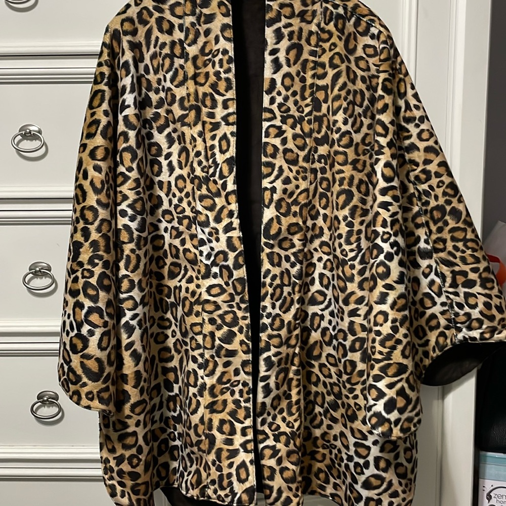 Women’s Tiger Print Cape